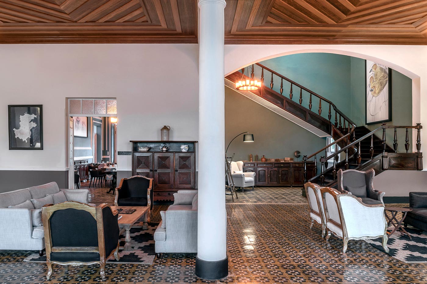 Roça Sundy plantation-house bar and lounge