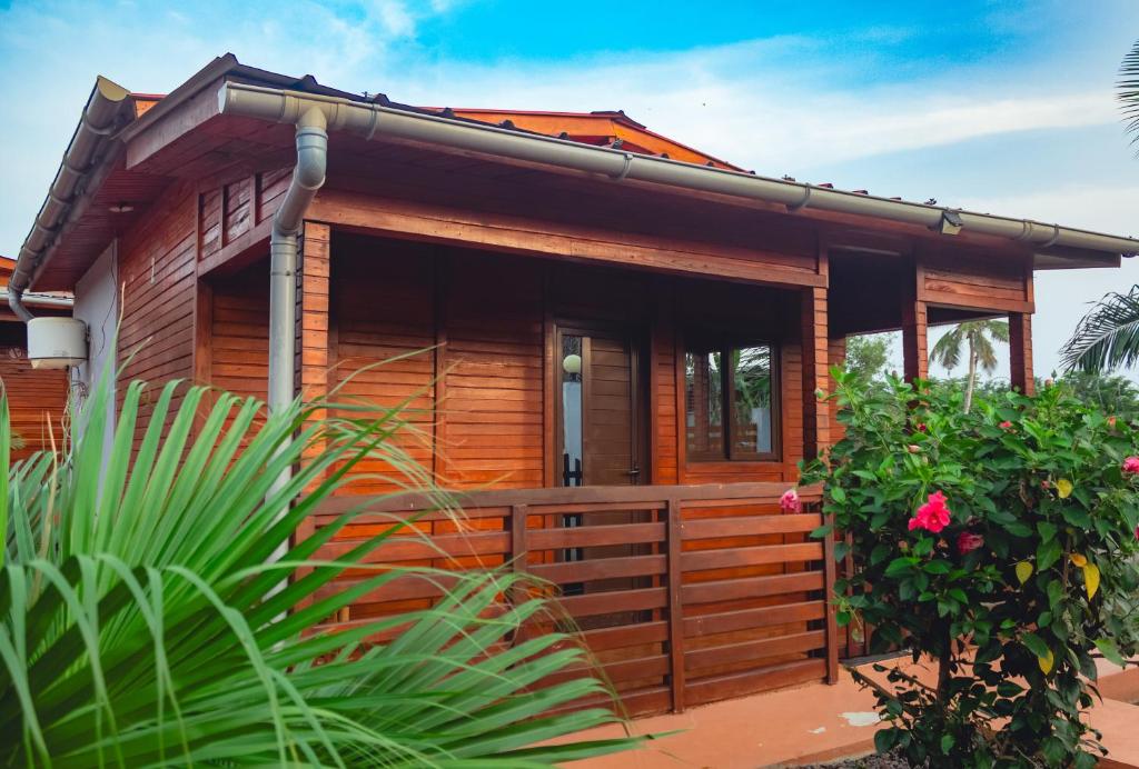 EcoResorTamarino Sao Tome beachfront bungalow near Praia dos Tamarindos