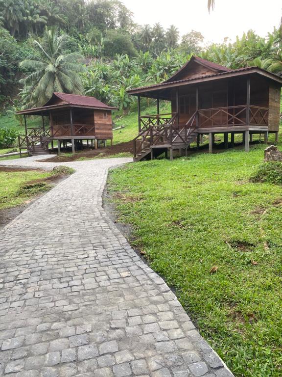 Praia Inhame Eco Lodge wooden chalets near Praia Jalé
