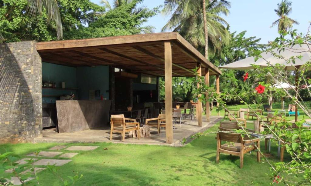 Omali Lodge open-air garden bar and lounge, São Tomé